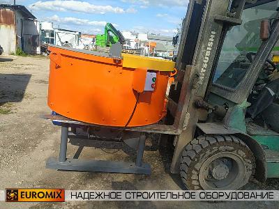 Индивидуальному предпринимателю из Москвы, занимающемуся производством малых архитектурных форм, отгружен бетоносмеситель EUROMIX 610.300М ЗА.